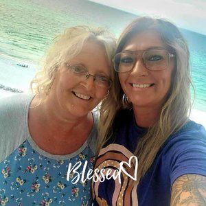 Meet your Posher, Debbie